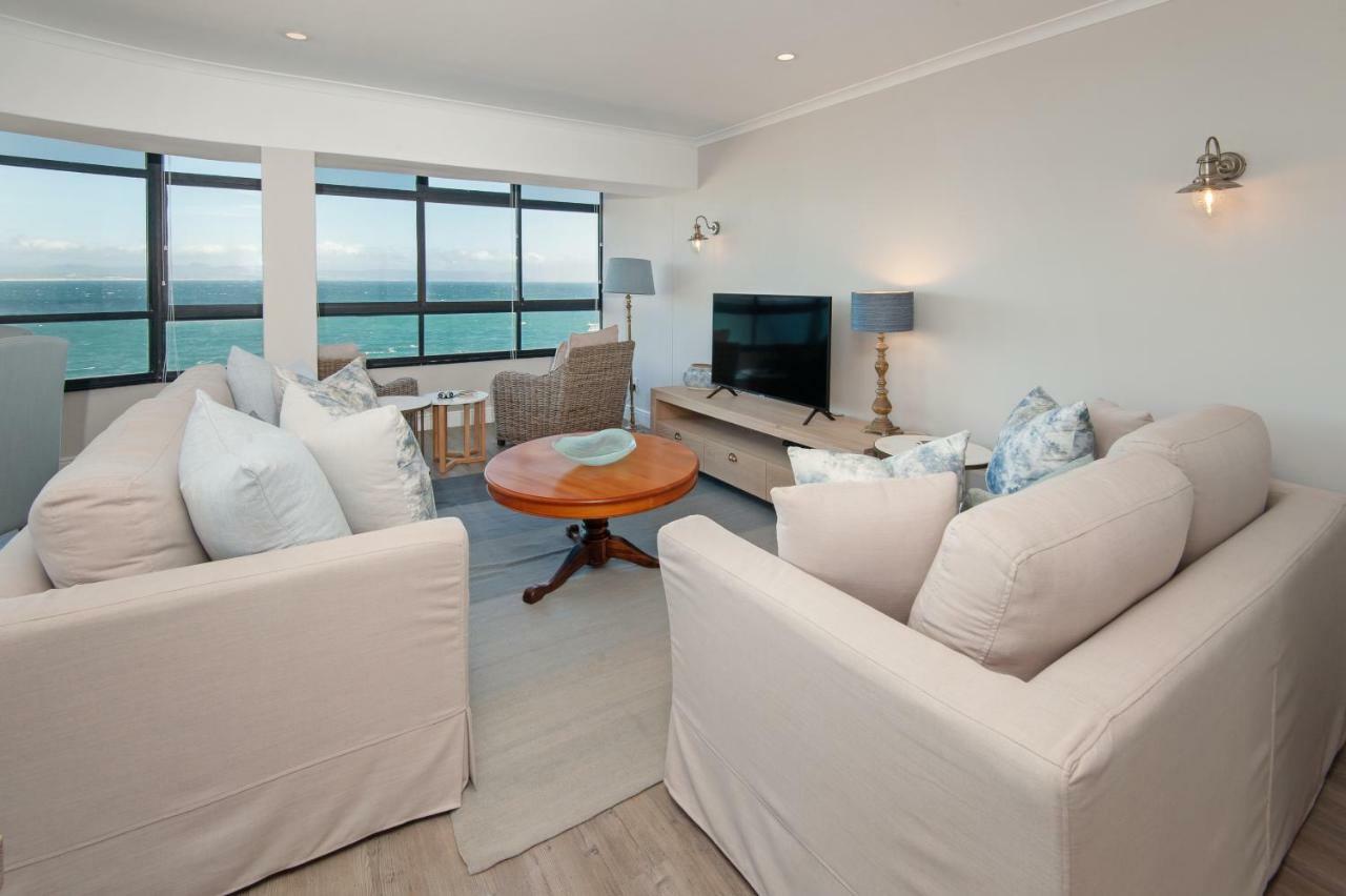 The Sun, Whales & Waves - Seafront Apartment Hermanus Bagian luar foto