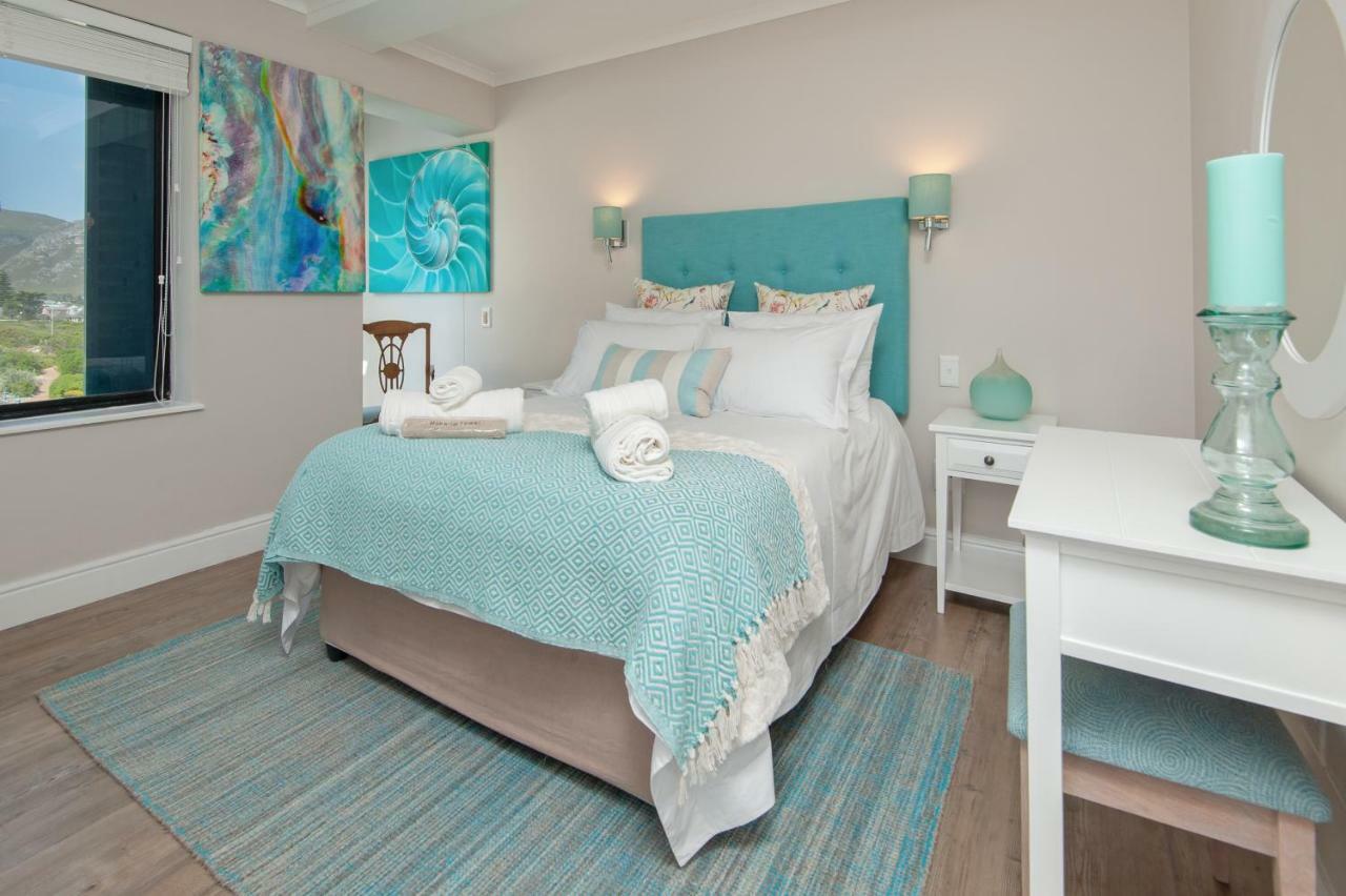 The Sun, Whales & Waves - Seafront Apartment Hermanus Bagian luar foto