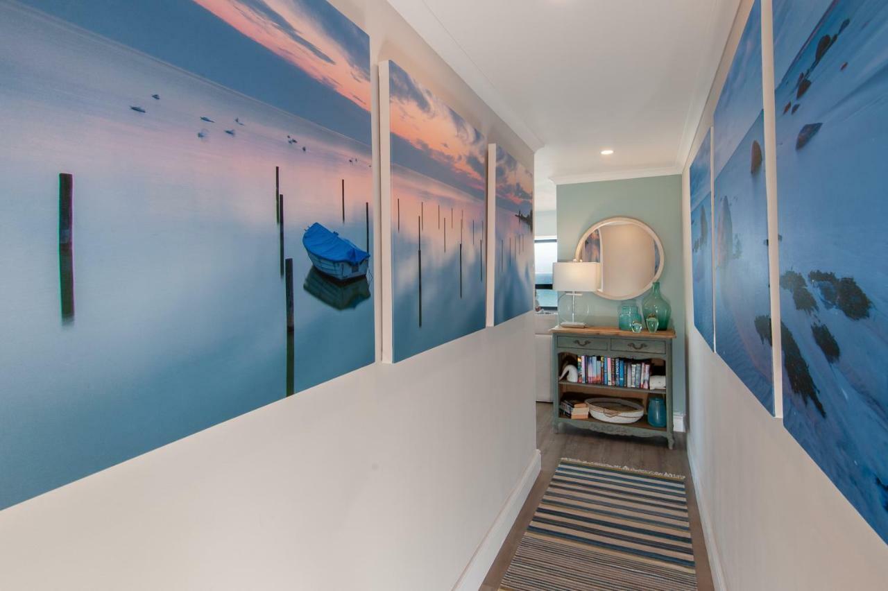 The Sun, Whales & Waves - Seafront Apartment Hermanus Bagian luar foto